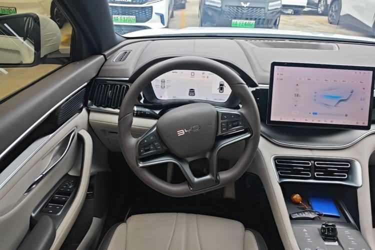 Used BYD Song PLUS New Energy 2025 EV 520km Luxury Version Steering Wheel