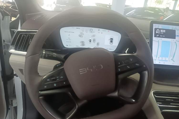 Used BYD Song PLUS New Energy 2025 EV Intelligent Driving Edition 520km Luxury Model Steering Wheel