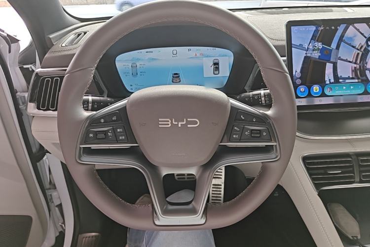 Used BYD Song PLUS New Energy 2025 DM-i 112KM Prestige Model Steering Wheel