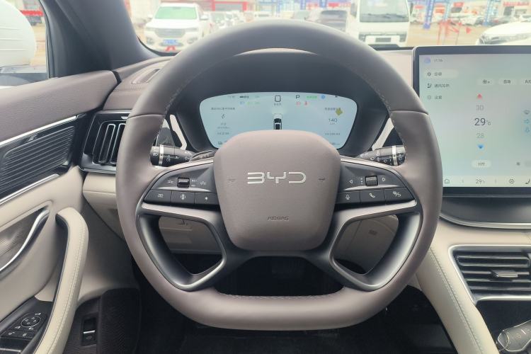 Used BYD Song PLUS New Energy 2025 EV Intelligent Driving Edition 520km Luxury Model Steering Wheel