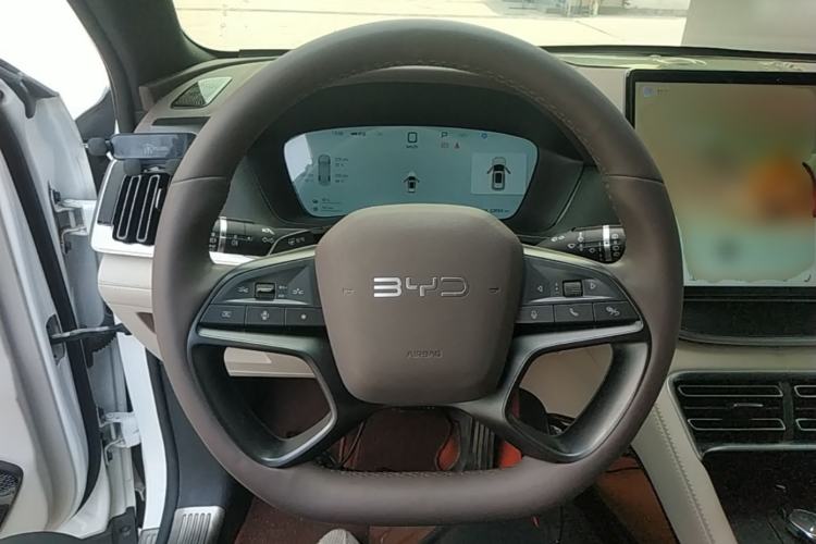 Used BYD Song PLUS New Energy 2025 DM-i Smart Drive 112KM Prestige Model Steering Wheel