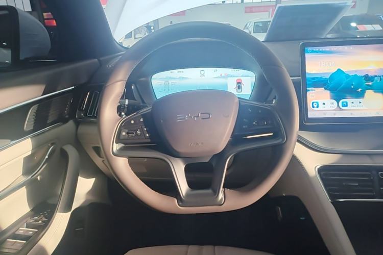 Used BYD Song PLUS New Energy 2025 DM-i 112KM Prestige Model Steering Wheel