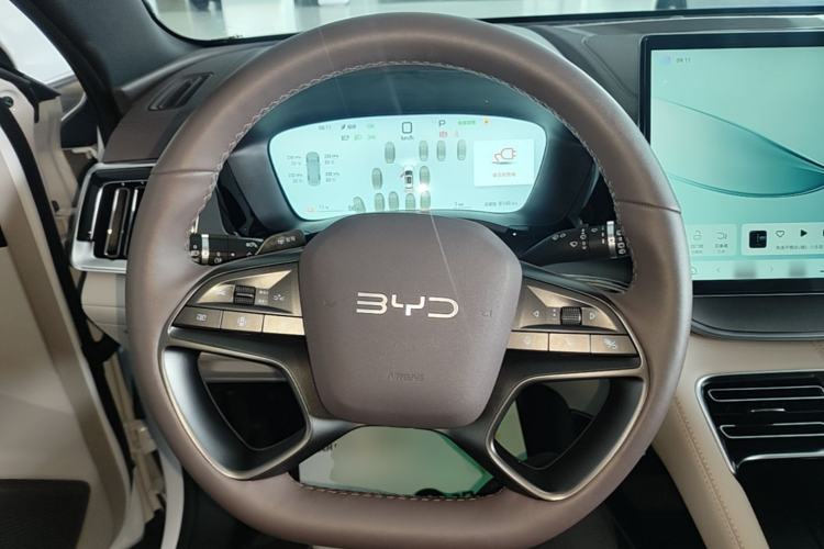 Used BYD Song PLUS New Energy 2025 EV Intelligent Driving Version 520km Premium Model Steering Wheel