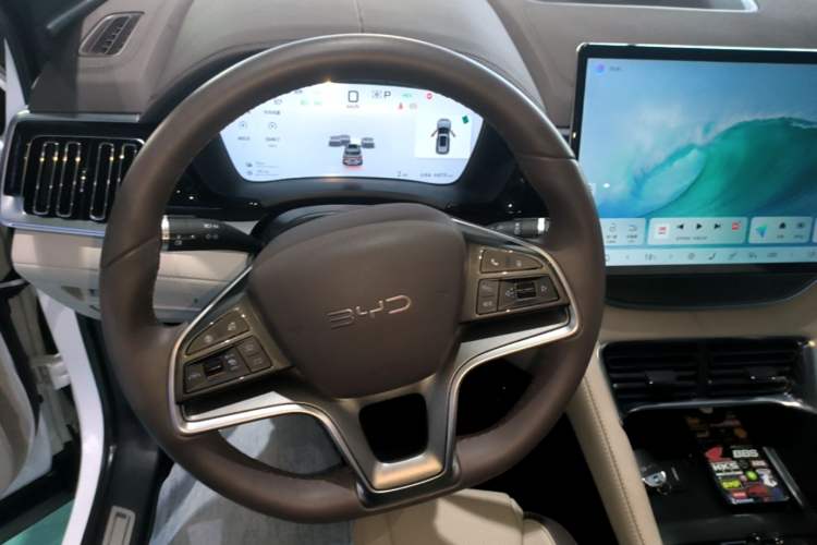 Used BYD Song PLUS New Energy 2025 DM-i 160KM Flagship Model Steering Wheel