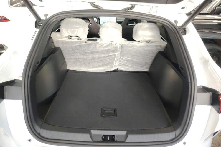 Used BYD Song PLUS New Energy 2025 EV 520km Premium Version Trunk