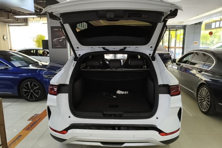 Used BYD Song PLUS New Energy 2025 DM-i 112KM Prestige Model Trunk