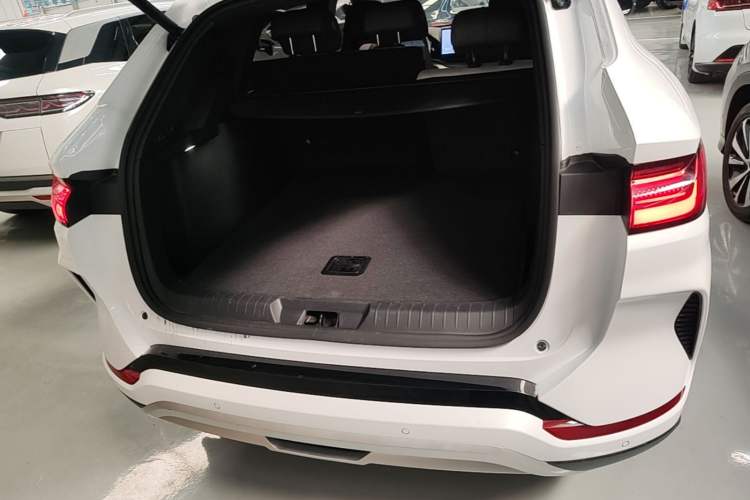 Used BYD Song PLUS New Energy 2025 DM-i 112KM Prestige Model Trunk
