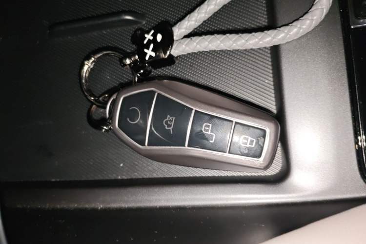 Used BYD Song PLUS New Energy 2025 EV Intelligent Driving Edition 520km Luxury Model Vehicle Key