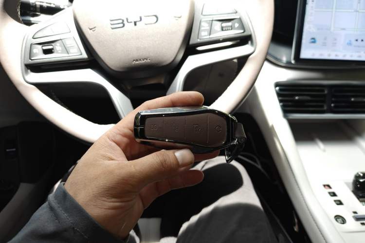 Used BYD Song PLUS New Energy 2025 DM-i 112KM Prestige Model Vehicle Key