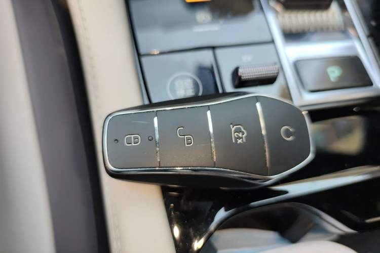Used BYD Song PLUS New Energy 2025 DM-i 112KM Prestige Model Vehicle Key