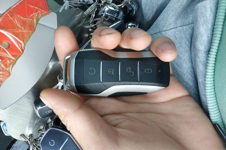 Used BYD Song PLUS New Energy 2025 DM-i 112KM Prestige Model Vehicle Key