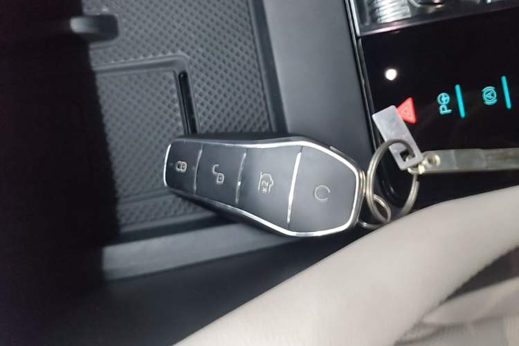 Used BYD Song PLUS New Energy 2025 EV Intelligent Driving Version 520km Premium Model Vehicle Key