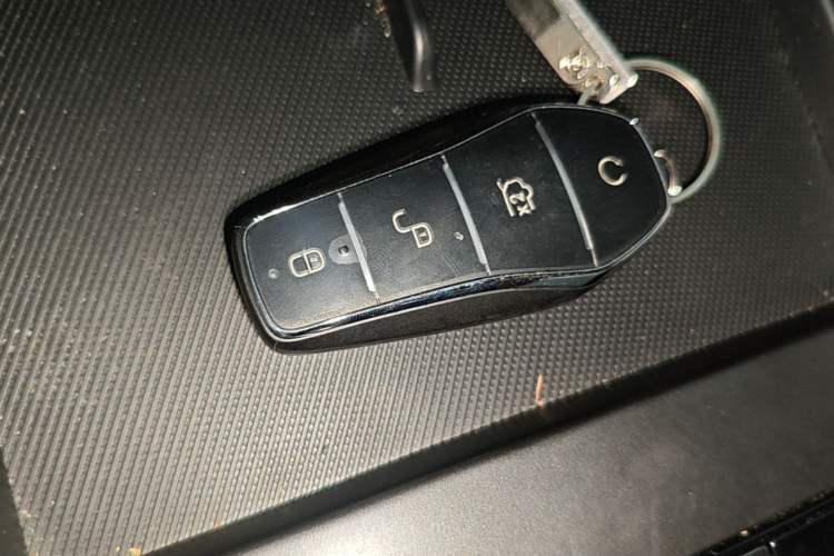 Used BYD Song PLUS New Energy 2025 EV 520km Luxury Version Vehicle Key