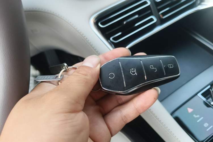Used BYD Song PLUS New Energy 2025 EV 520km Premium Version Vehicle Key