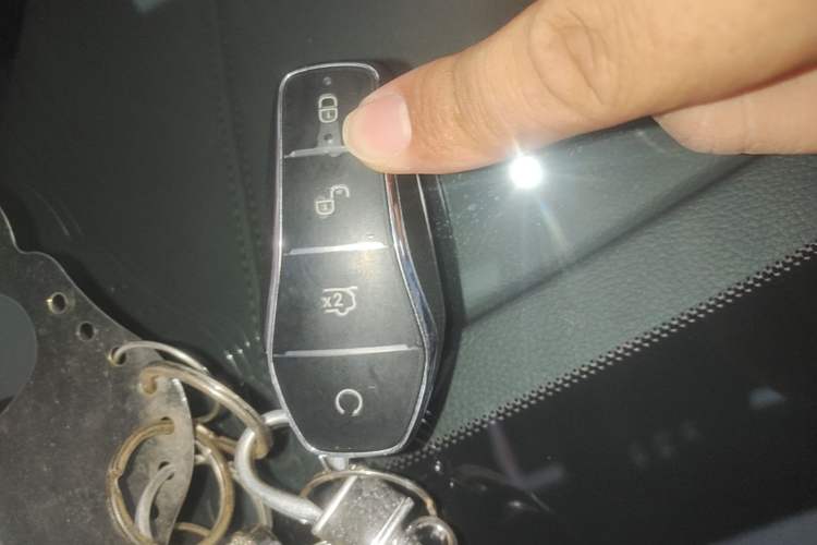 Used BYD Song PLUS New Energy 2025 DM-i Intelligent Driving 160KM Flagship Model Vehicle Key