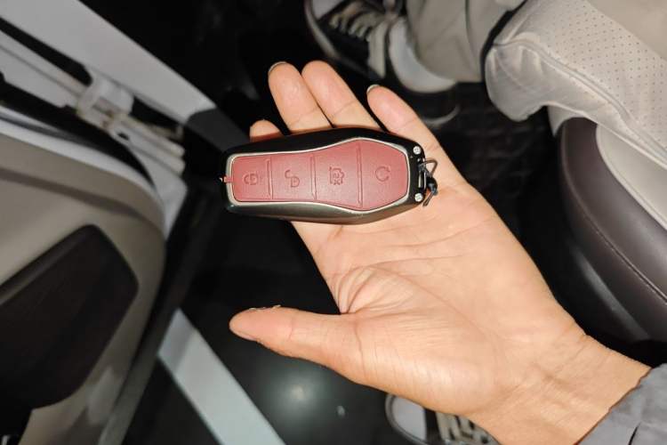Used BYD Song PLUS New Energy 2025 DM-i 112KM Prestige Model Vehicle Key