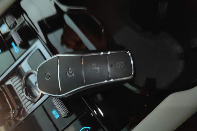Used BYD Song PLUS New Energy 2025 EV Smart Drive Edition 605km Flagship Model Vehicle Key