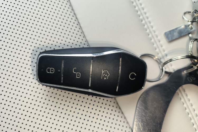 Used BYD Song PLUS New Energy 2025 EV Intelligent Driving Edition 520km Luxury Model Vehicle Key