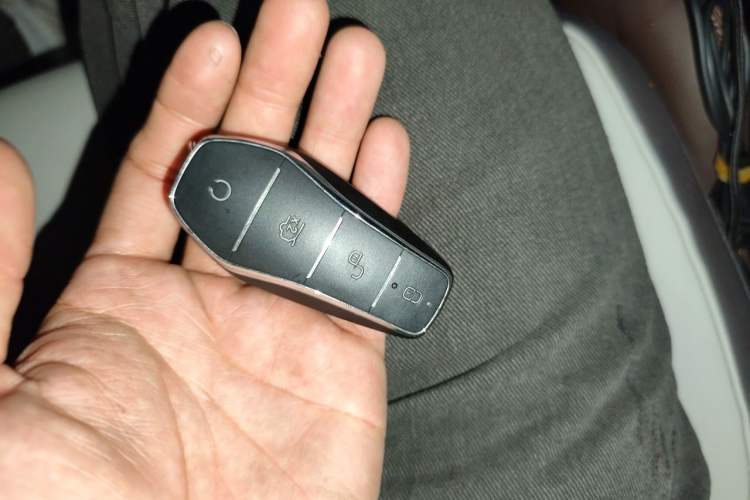 Used BYD Song PLUS New Energy 2025 EV Intelligent Driving Edition 520km Luxury Model Vehicle Key
