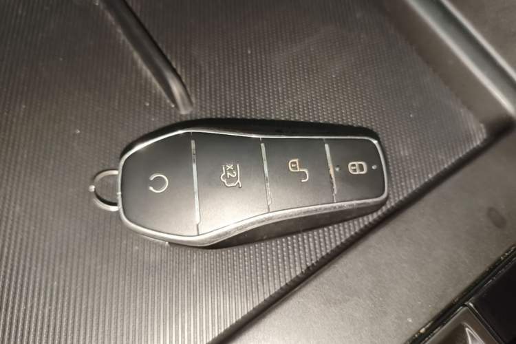 Used BYD Song PLUS New Energy 2025 DM-i 112KM Prestige Model Vehicle Key