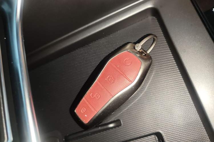 Used BYD Song PLUS New Energy 2025 EV Intelligent Driving Version 520km Premium Model Vehicle Key