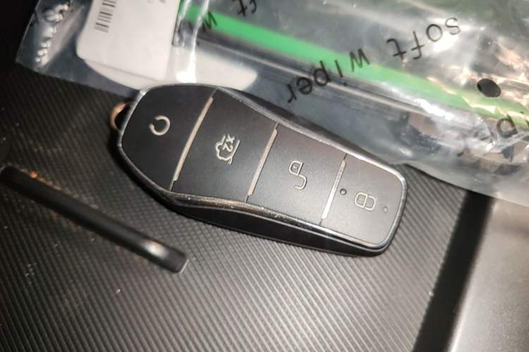 Used BYD Song PLUS New Energy 2025 DM-i 112KM Prestige Model Vehicle Key
