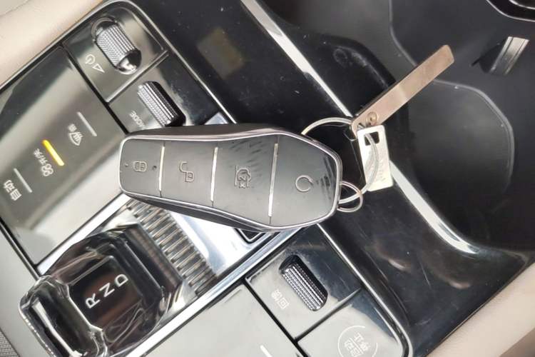 Used BYD Song PLUS New Energy 2025 EV Intelligent Driving Edition 520km Luxury Model Vehicle Key