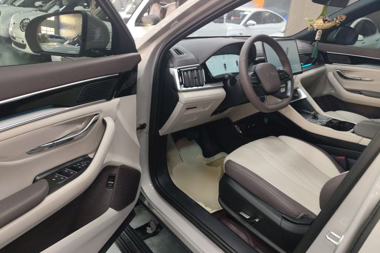 Used BYD Song PLUS New Energy 2025 DM-i Smart Drive 112KM Prestige Model Driver Seat