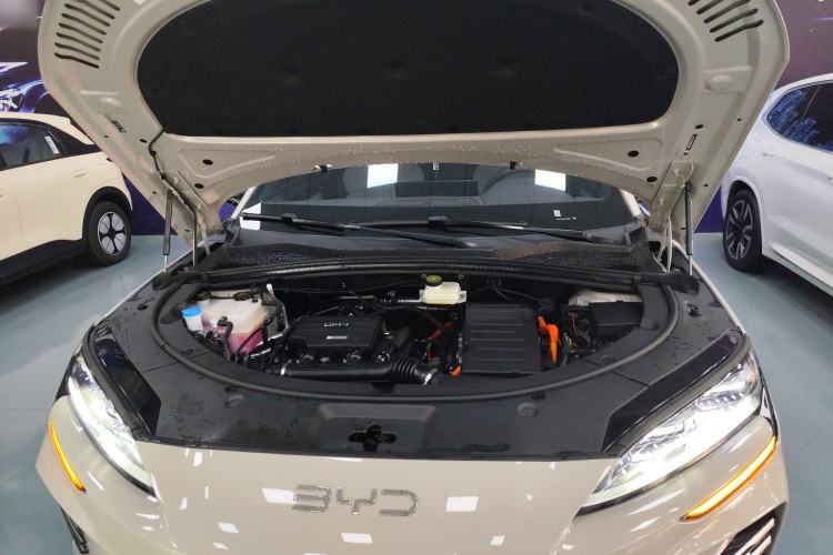 Used BYD Song PLUS New Energy 2025 DM-i Smart Drive 112KM Prestige Model Engine Bay