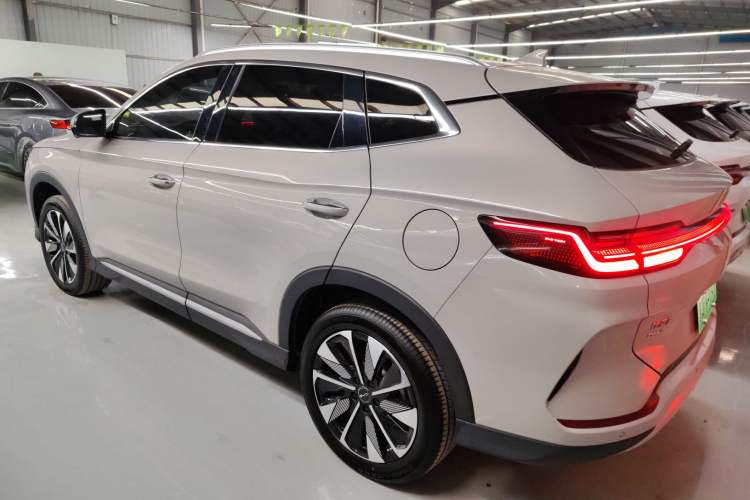 Used BYD Song PLUS New Energy 2025 DM-i 112KM Prestige Model Exterior 3