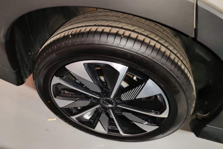 Used BYD Song PLUS New Energy 2025 DM-i 112KM Prestige Model Exterior 8
