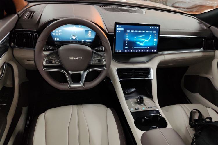 Used BYD Song PLUS New Energy 2025 DM-i 112KM Prestige Model Interior 2