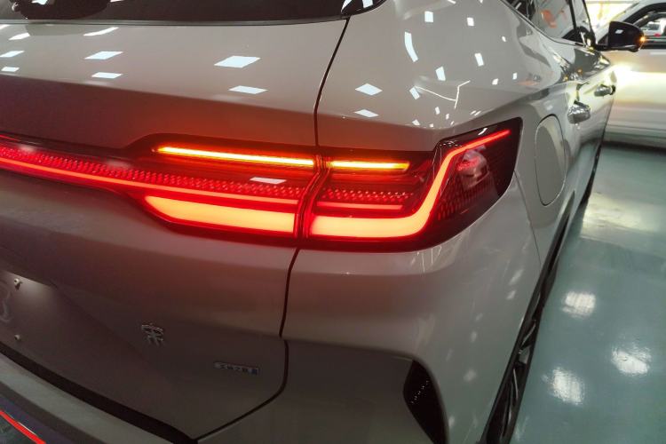 Used BYD Song PLUS New Energy 2025 DM-i Smart Drive 112KM Prestige Model Right Rear Taillight