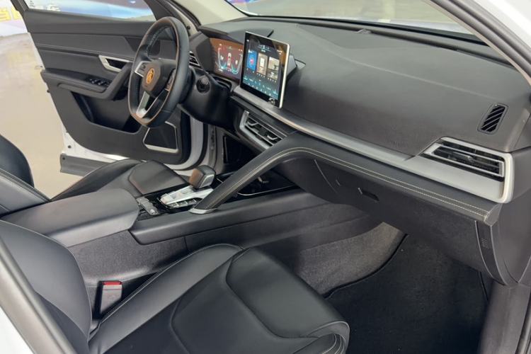 Used BYD Song Pro 2019 1.5T Automatic Luxury Model Interior 1