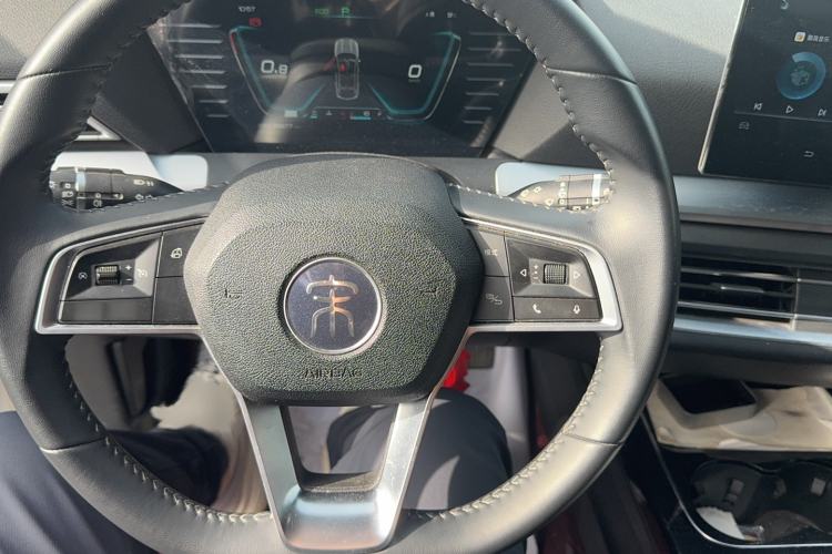 Used BYD Song Pro 2021 1.5T Automatic Elite Edition Interior 3