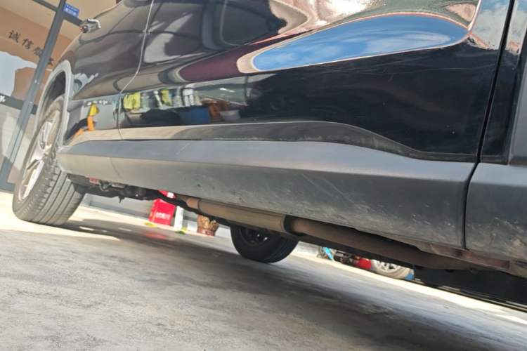 Used BYD Song Pro 2019 1.5T Automatic Prestige Model Right Side Sill