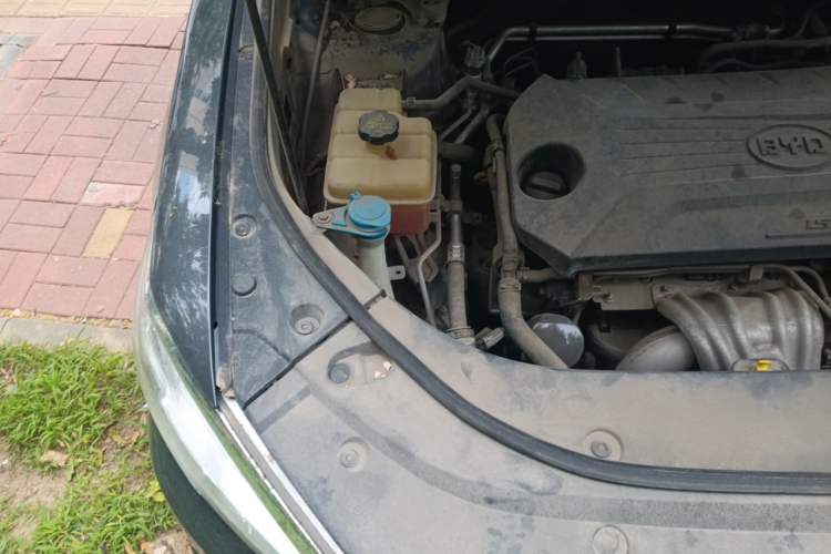 Used BYD Song Pro 2019 1.5T Automatic Elite Edition Engine Bay Right