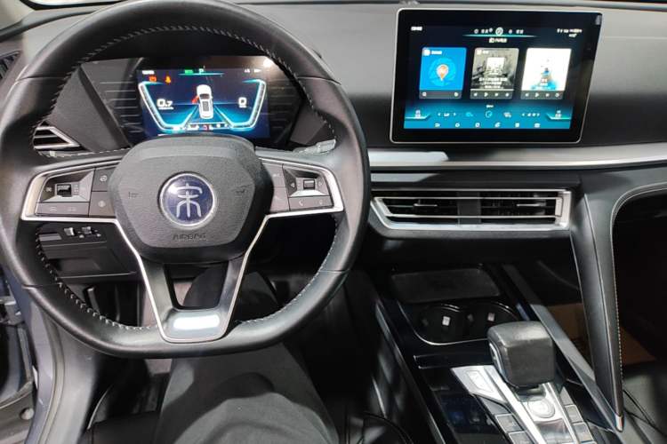 Used BYD Song Pro 2019 1.5T Automatic Luxury Model Center Console