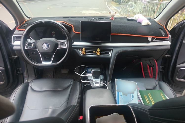 Used BYD Song Pro 2019 1.5T Automatic Luxury Model Center Console