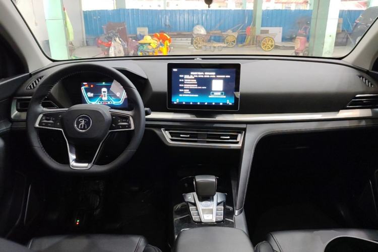Used BYD Song Pro 2019 1.5T Automatic Luxury Model Center Console