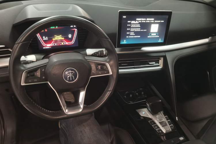 Used BYD Song Pro 2019 1.5T Automatic Luxury Model Center Console
