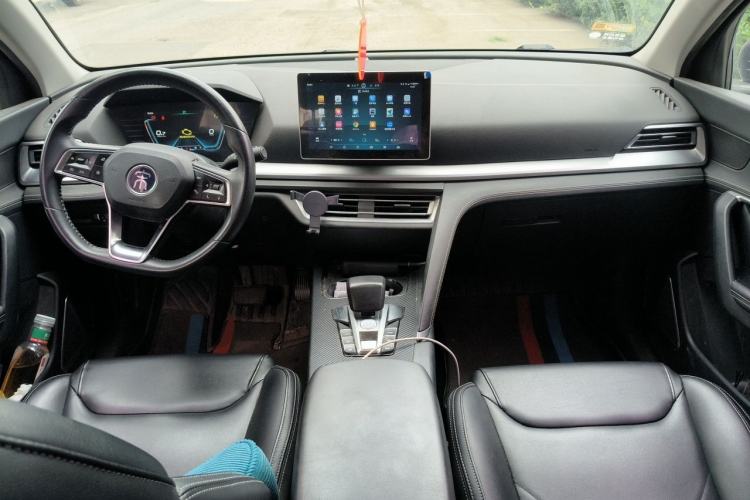 Used BYD Song Pro 2019 1.5T Automatic Luxury Model Center Console