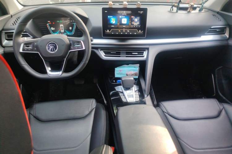 Used BYD Song Pro 2019 1.5T Automatic Luxury Model Center Console