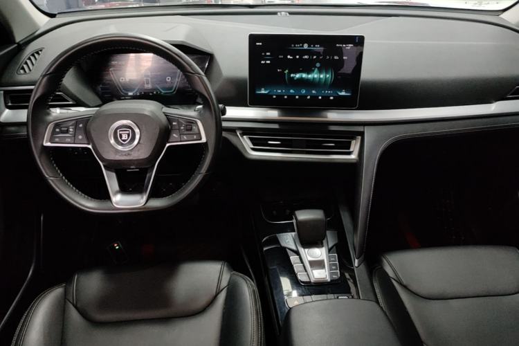 Used BYD Song Pro 2019 1.5T Automatic Luxury Model Center Console