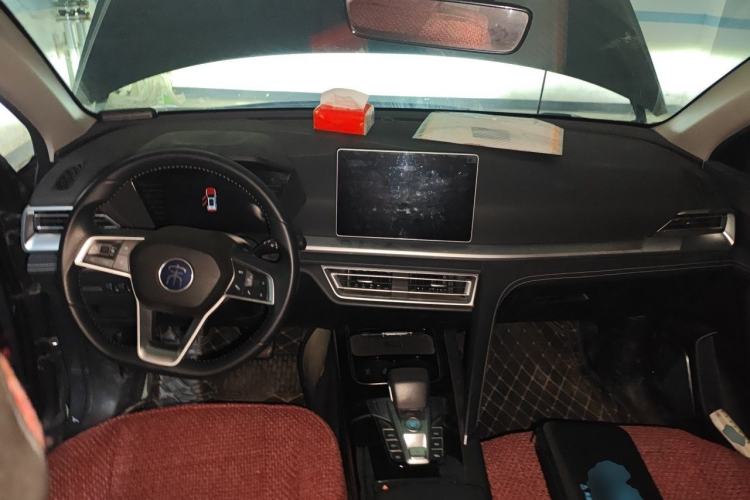 Used BYD Song Pro 2019 1.5T Automatic Luxury Model Center Console