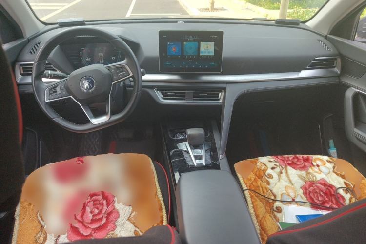 Used BYD Song Pro 2019 1.5T Automatic Luxury Model Center Console