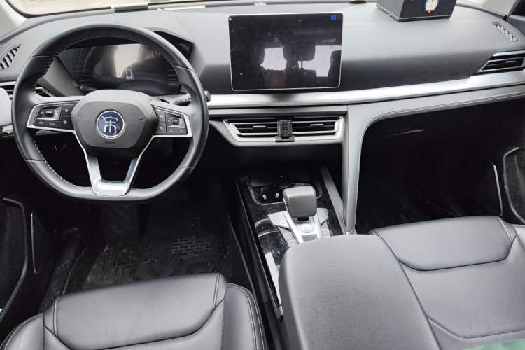 Used BYD Song Pro 2019 1.5T Automatic Luxury Model Center Console