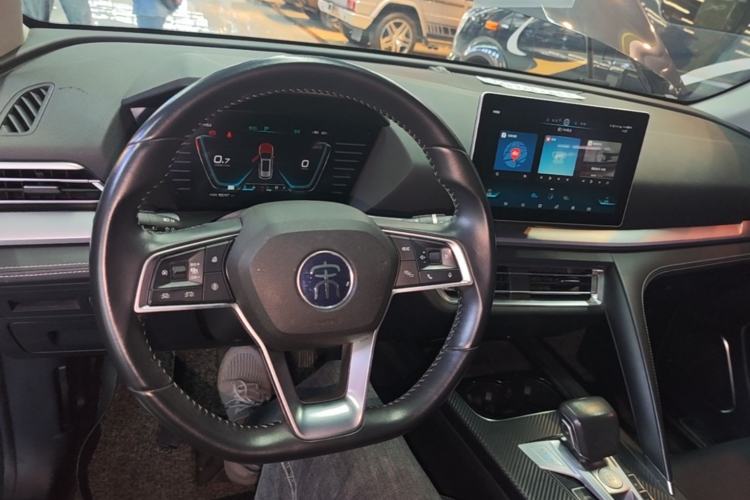 Used BYD Song Pro 2019 1.5T Automatic Luxury Model Center Console