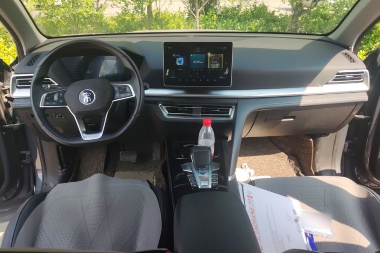 Used BYD Song Pro 2019 1.5T Automatic Luxury Model Center Console
