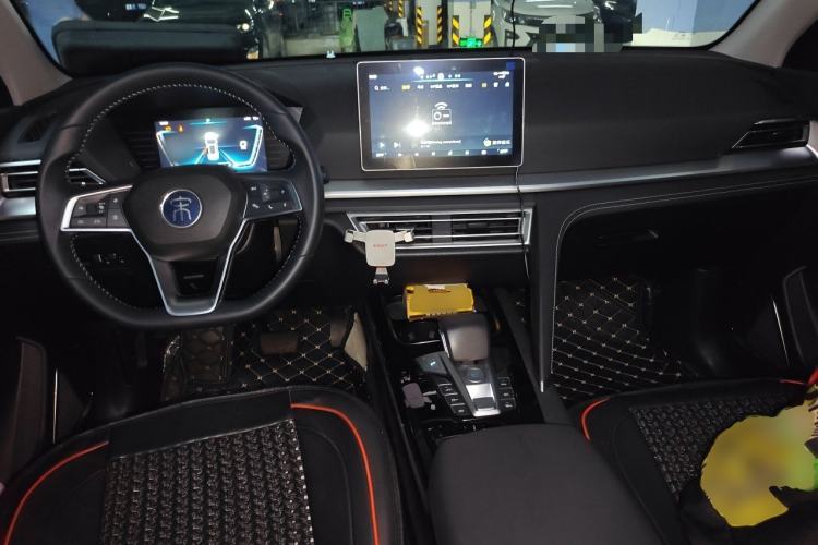 Used BYD Song Pro 2019 1.5T Automatic Luxury Model Center Console